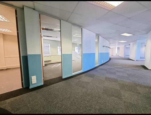 430M² OFFICE TO LET IN PLATTEKLOOF 2